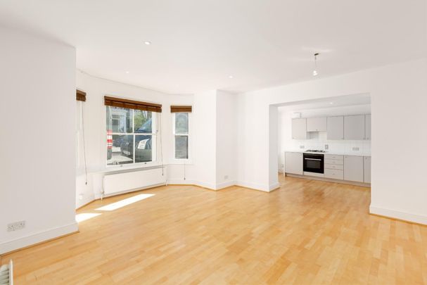 Belsize Grove, Belsize Park, London - Photo 1