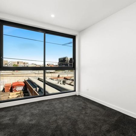 Stunning Property Combining Lifestyle and Functionality - Photo 3