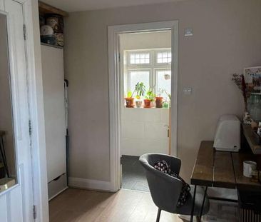 Double Room In House Share - Ealing, W5 - Photo 3