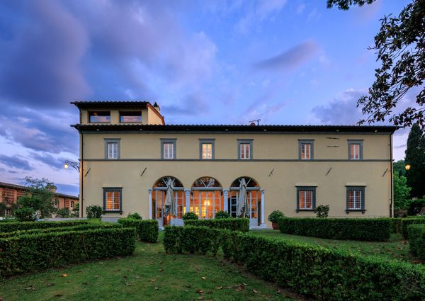 Villa Roses - Beautiful estate nestled in the Hills of Lucca