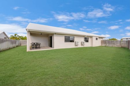 PERFECTION IN BURDELL - Photo 2