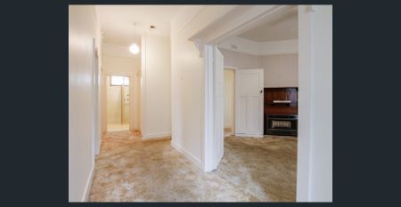 THREE BEDROOM HOME IN THE CBD - Photo 3