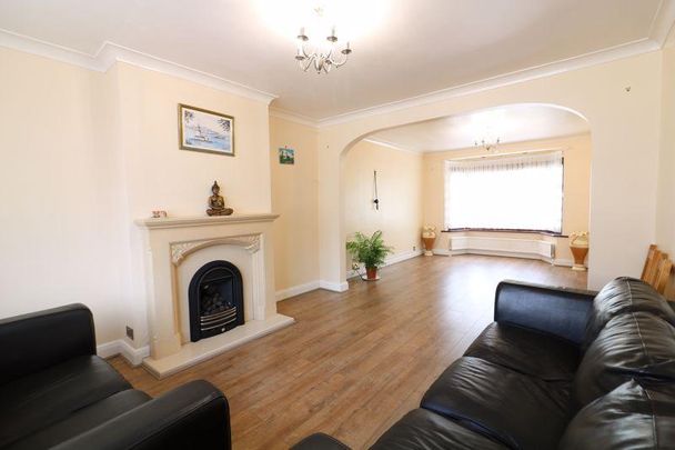 3 bedroom terraced house to rent - Photo 1
