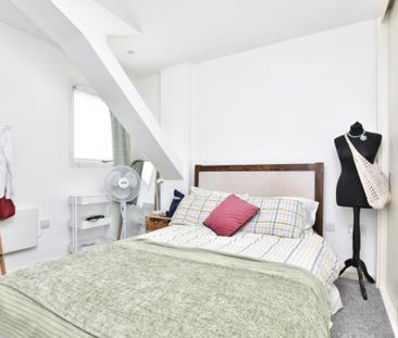 Ocean present a well-presented one double bedroom apartment on the ... - Photo 3