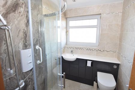 4 bedroom detached house to rent - Photo 5