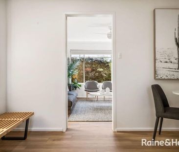 Modern Upstairs Unit in Prime Cosmopolitan Location - Photo 4