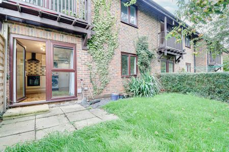 The Terrace, Redbourn, Hertfordshire, AL3 7HQ - Photo 5