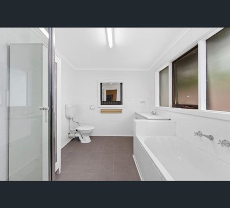 12 William Street, Seddon, Vic 3011 - Photo 5