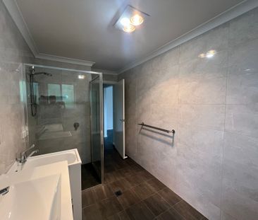 Modern Coastal Living with Ocean Glimpses - Photo 2