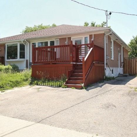 For Lease - 134 Septonne Avenue, Newmarket, Ontario - Photo 1