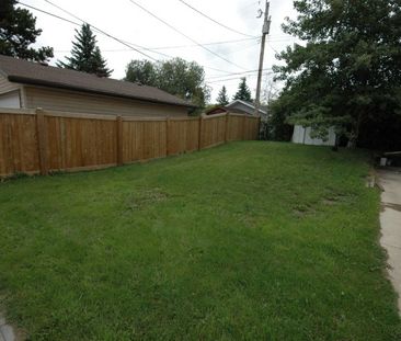 Beautiful Main Floor Suite in a Very Quiet St. Albert Neighborhood - Photo 5