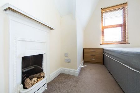 Burchett Grove, Woodhouse, Leeds - Photo 4