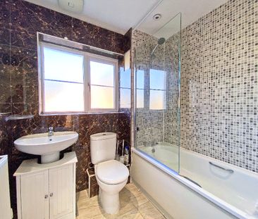 Grant Drive, Church Crookham, Fleet, Hampshire, GU52 - Photo 1