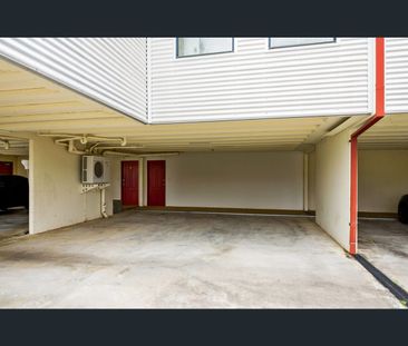 2/2 Hogarth Street, Cannington, WA 6107 - Photo 5