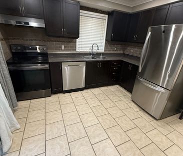 For Lease - 12 Caruso Drive, Brampton, Ontario - Photo 5