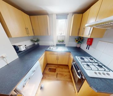 4 bedroom apartment to rent - Photo 6