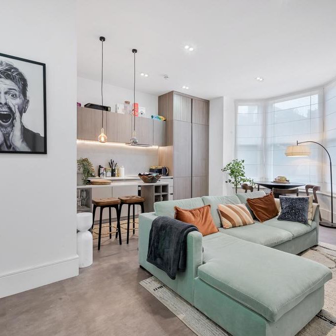 3 bedroom flat to rent - Photo 1