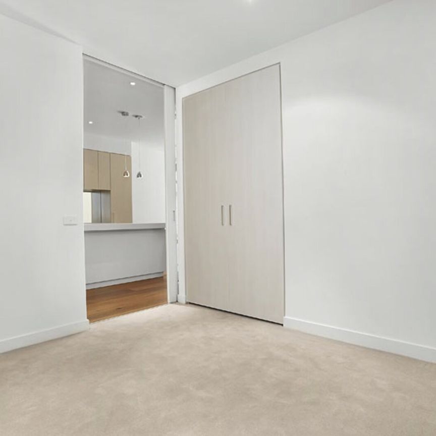 OVER SIZED APARTMENT LIVING - Photo 1