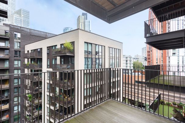 Legacy Building, 1 Viaduct Gardens, SW11 7EP - Photo 1