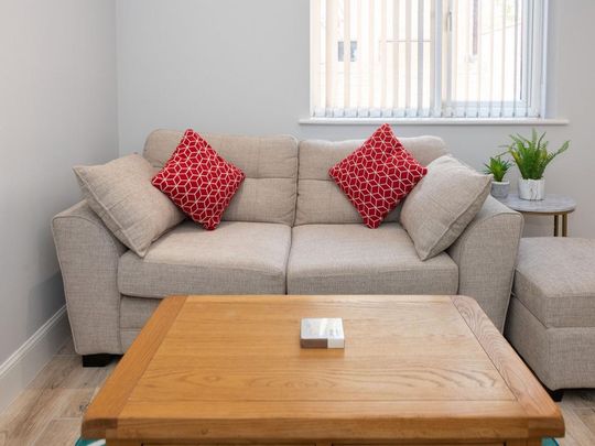 2 bedroom flat to rent - Photo 1