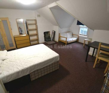 1 bedroom in a house share to rent - Photo 2