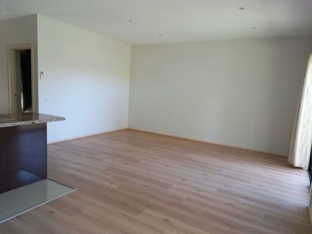 THREE BEDROOM TOWNHOUSE - Photo 2