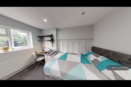 5 bedroom semi-detached house to rent - Photo 5