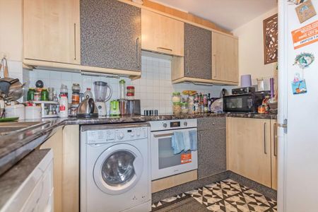 2 bedroom flat to rent - Photo 4