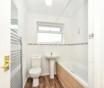 3 bedroom terraced house to rent - Photo 4