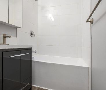 For Lease - 258 Park Street Unit# 2, Vanier and Kingsview Park, Ont... - Photo 4