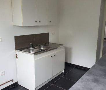 Location Maison 4 pièces 76m² JEUMONT 59460 - Photo 2