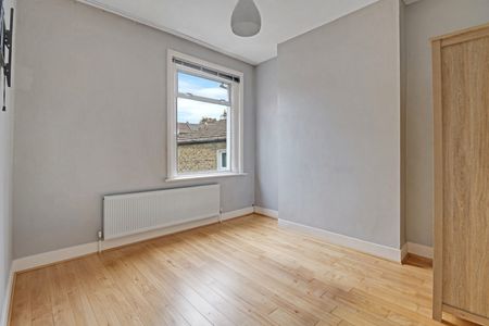 4 Bed Terraced House, Priolo Road, SE7 - Photo 3
