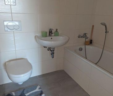 Sofort einziehen! schicke 3-Raumwohnung mit Balkon // ruhige und gr... - Photo 4