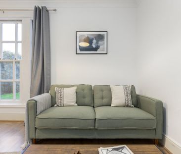 2 bedroom ground floor flat to rent - Photo 1