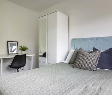 4 bedroom semi-detached house to rent - Photo 6