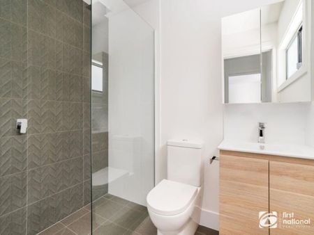 Boutique townhouse within a gated complex - Photo 5