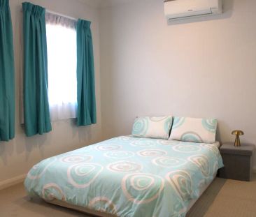 “Sunlit Spaces and Effortless Style!” - Photo 6