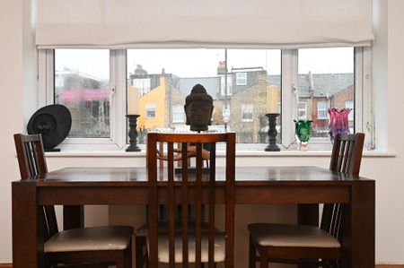 2 bedroom ground floor flat to rent - Photo 4