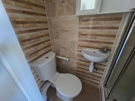 Clarence Road, Croydon CR0, London - Photo 1