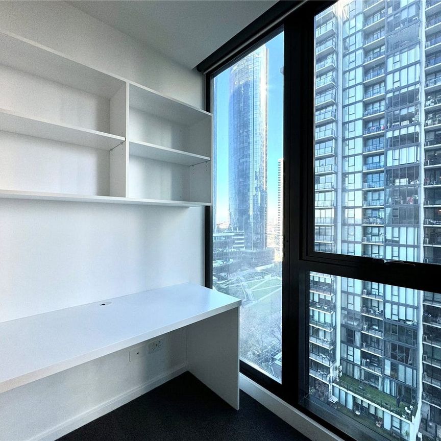 Award Winning Southbank Place Living - Photo 1