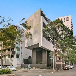 MGM MARTIN - TWO BEDROOM APARTMENT - Photo 3