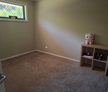 Bandiana Living: 4-Bedroom Home with Fridge, Beds & More! - Photo 6