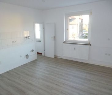 Attraktive Wohnung mit Balkon in zentraler Lage *wird derzeit moder... - Foto 2