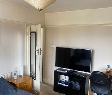 Monks Park, Horfield, BS7 0UA - Photo 3
