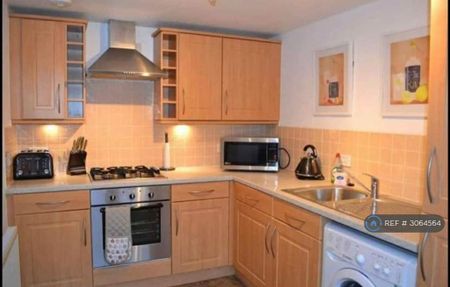 2 bedroom flat to rent - Photo 4