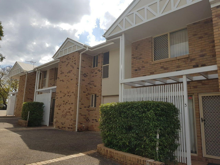 Unit 4, 27 Norman Street, Annerley, QLD - Photo 3