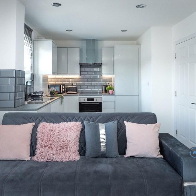 2 bedroom flat to rent - Photo 1
