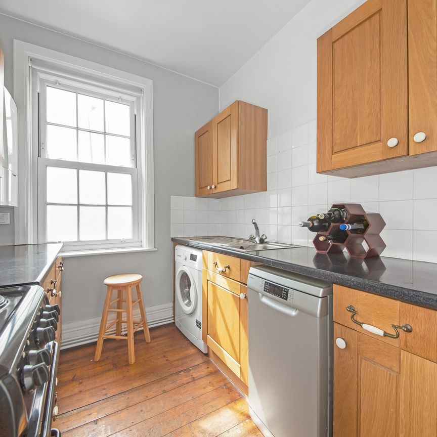 Brant Houses, Greenwich, SE10, London - Photo 1