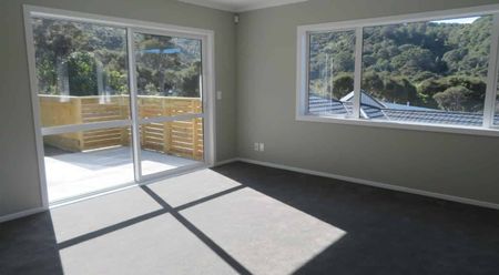 WAINUIOMATA LIVING! - Photo 2