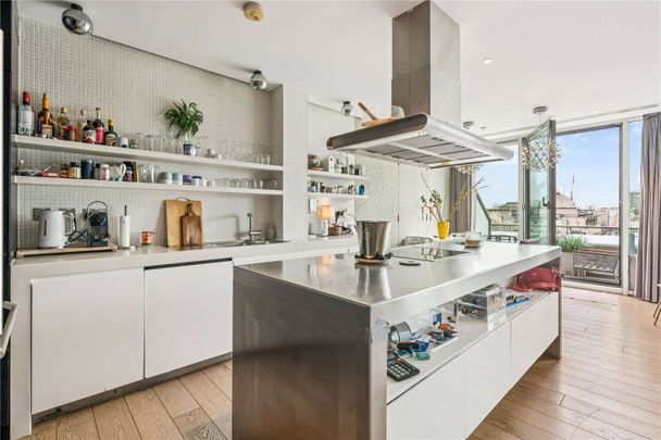 A sophisticated West End penthouse offering private outdoor space, five-star hotel services and effortless luxury living at one of London’s most prestigious addresses. - Photo 1